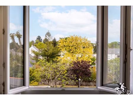 t3 lumineux  traversant  avec balcon sud  parking & cave