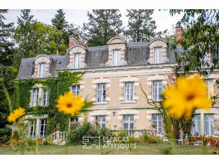 château et dépendance dans son magnifique parc