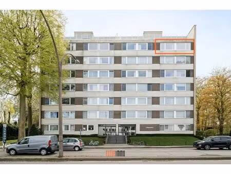 ruim 3-slpk appartement met parking te sint-michiels