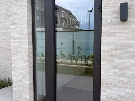 prachtig nieuwbouwappartement met garage te huur!
