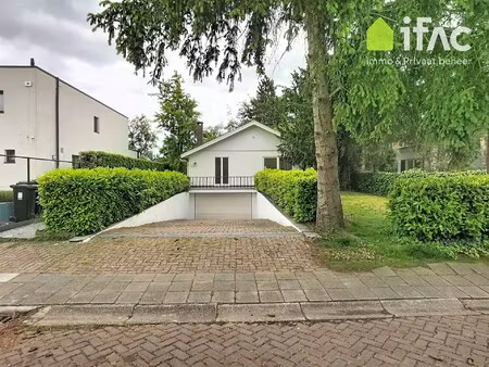 residentieel gelegen villa