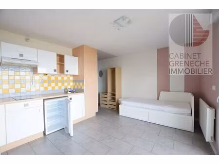 studio de 24 m2 situé au niveau --2 d'une résidence très bien entretenue