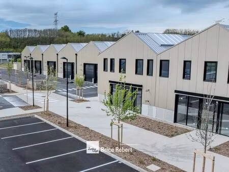 vente local d'activités 236 m² à 3 045 m²