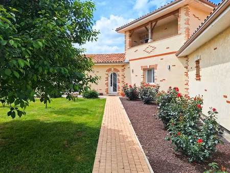 vente maison 5 pièces 167 m² à saint-nicolas-de-la-grave (82210)  370 000 €