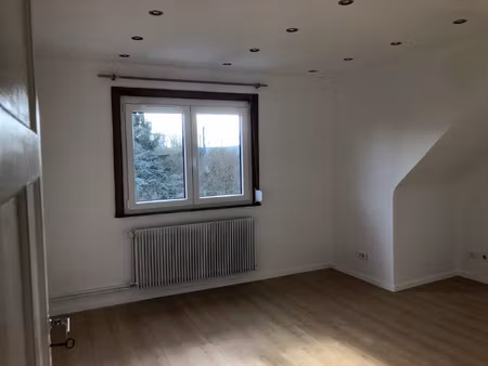 t2/3 à louer - fortes garanties de solvabilité exigées