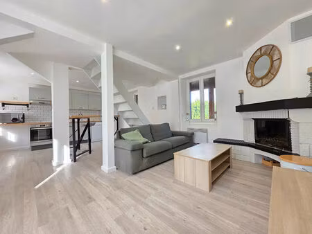 vente maison 4 pièces  90.00m²  montceaux