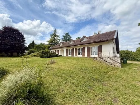 maison de 7 pièces de 214 m² à ordonnac