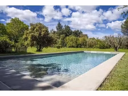 mas provençal de 230 m² sur plus de 5 600 m² de terrain