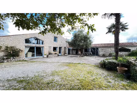 vente maison 7 pièces  201.00m²  échillais