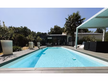 vente maison 4 pièces  217.33m²  sainte
