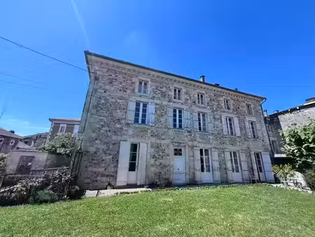 vente maison 8 pièces 178 m² nontron (24300)