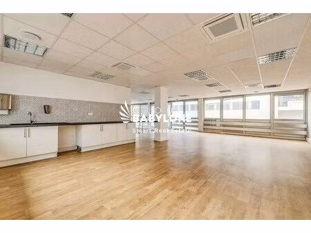 location bureaux 240 m² à 960 m²