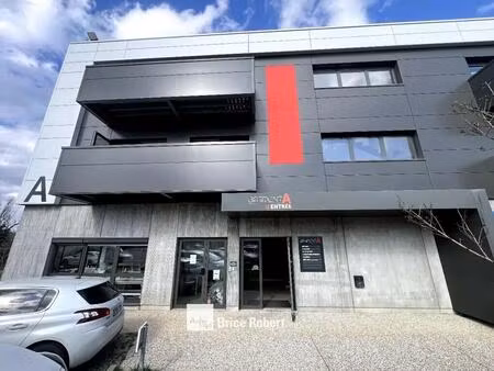 location bureaux 33 m² à 163 m²