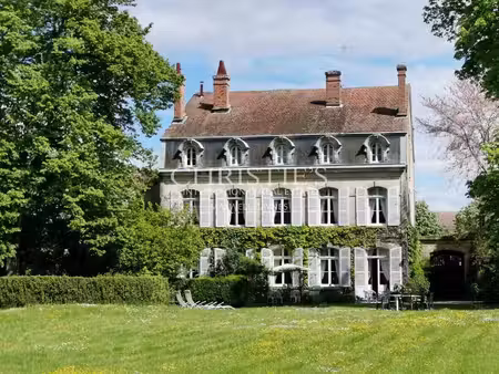 charmante et spacieuse maison de maître