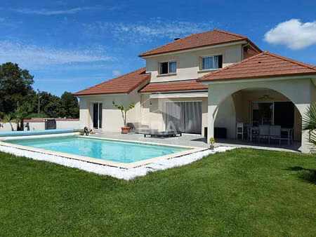location meublée - ouillon : maison t4 d'environ 150 m² au calme avec jardin et piscine