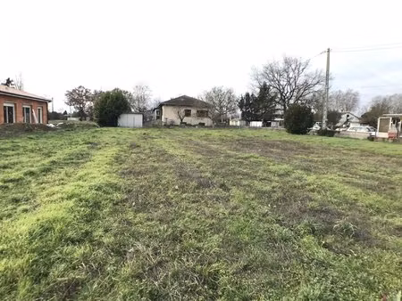 noe - terrain viabilisé 573 m² - 82000