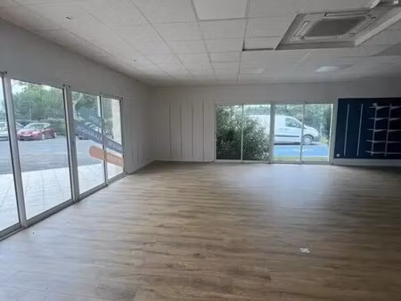 vente commerce leguevin 31490 262m²