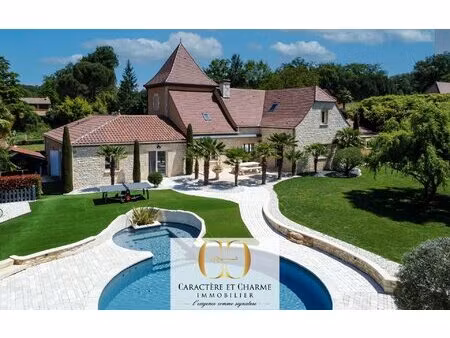 propriété contemporaine. 316m2. prestations haut de gamme. piscine spa.