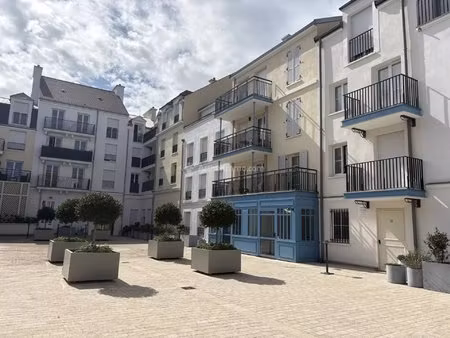 à vendre – appartement 3 pièces avec balcon – quartier des faubourgs