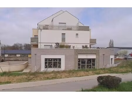 location commerce vemars 95470 308m²