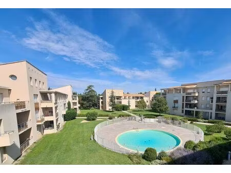 appartement 2 pièces  terrasse  parking  piscine  ascenseur