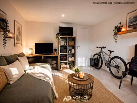 studio hyper centre la rochelle proche commerces et bus