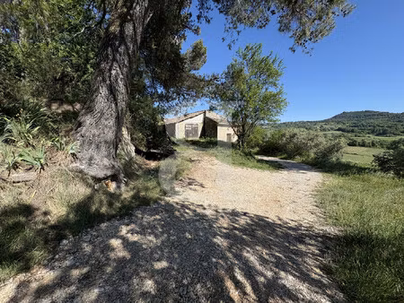 mas en campagne à renover au calme avec une vue dégagée