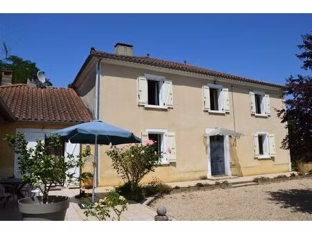 superbe maison de maitre avec appartement et dependances  vue