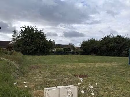 vente terrain à neuville-sur-sarthe (72190) : à vendre / 731m² neuville-sur-sarthe