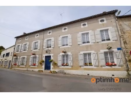 belle maison avec 8 chambres dans un village pittoresque