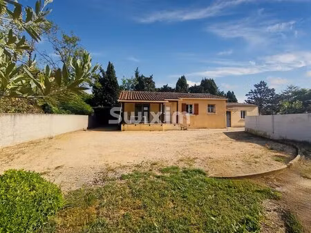 maison de plain pied avec garage et terrain plat