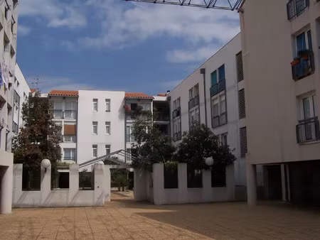 location appartement 3 pièces 65 m² à nîmes (30000)