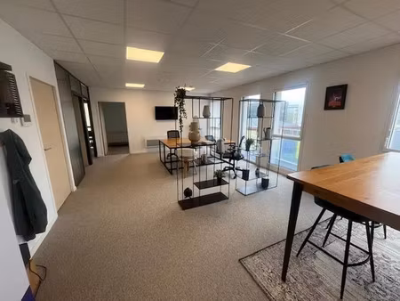 location bureau 90 m² à brest (29200)