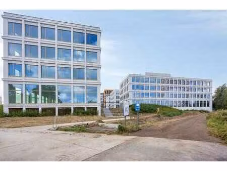 nieuwbouw kantoorgebouw 612 m² aan the loop te gent