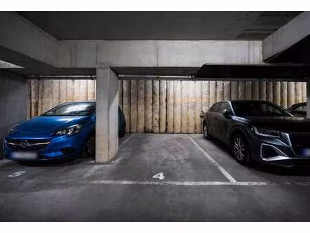 7 emplacements de parking à vendre