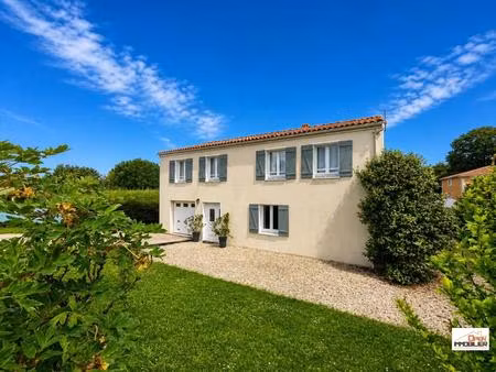 maison t5 avec grand garage et jardin
