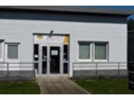 local commercial 5 pièces - 600 m²