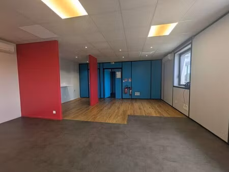 location bureaux 83 m² à 568 m²