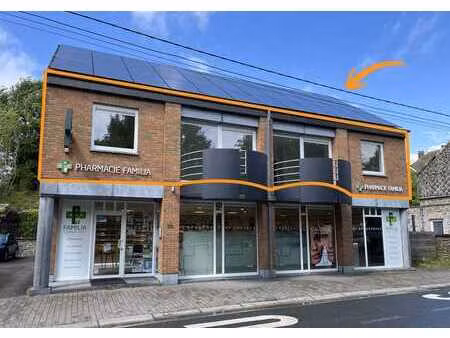 situé en plein coeur d'hamois: grand appartement trois chamb