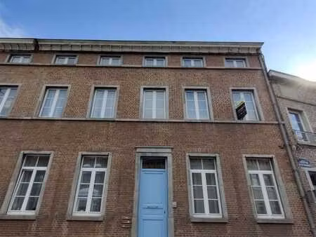 situé dans le centre  agréable appartement 1 chambre avec pe
