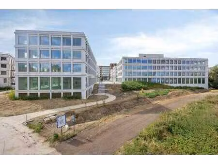 nieuwbouw kantoorgebouw 612 m² aan the loop te gent