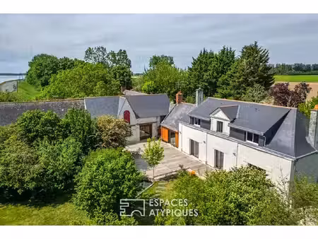 propriété authentique et rénovée sur les bords de loire