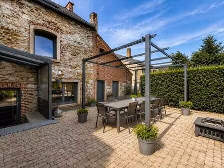spacieuse villa 4 façades avec grand jardin - malonne