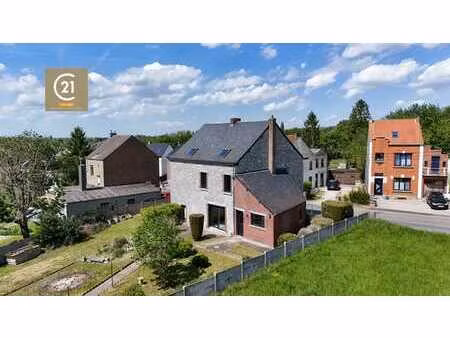 maison en pierre du pays - thy-le-chateau
