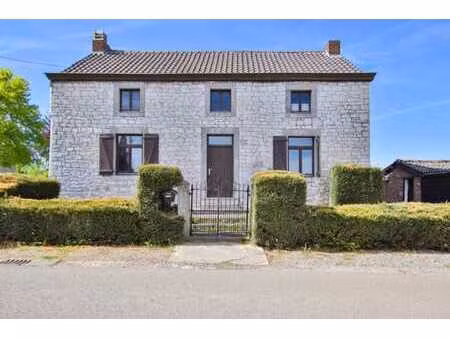 maison de caractère avec jardin et beau potentiel