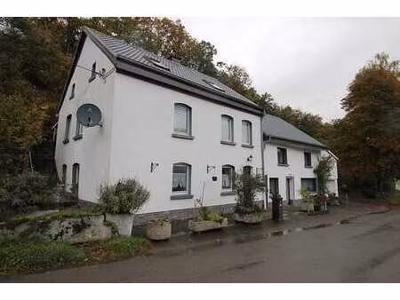 spacieuse maison d’habitation avec potentiel