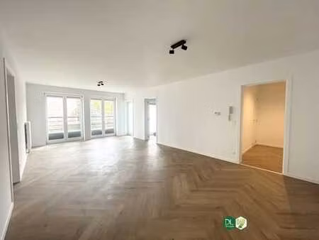 appartement 2 chambres avec terrasse en plein cœur de la vil