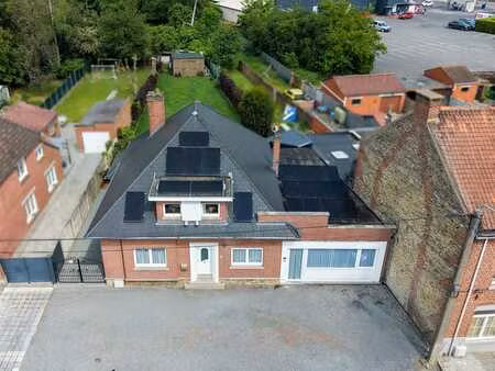 maison avec espace dédié à une profession libérale