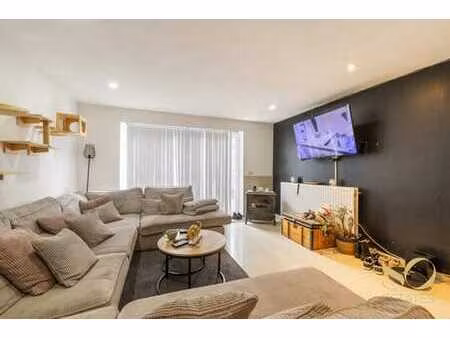 maison familiale rénovée avec grand jardin