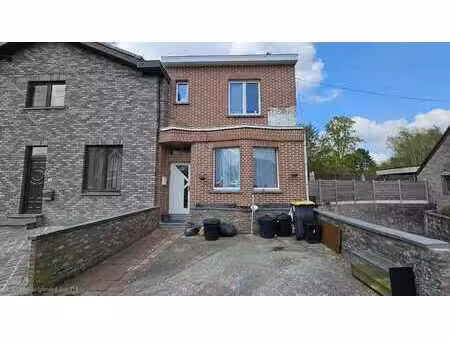 sous option - plus de visite - maison à rafraichir + jardin